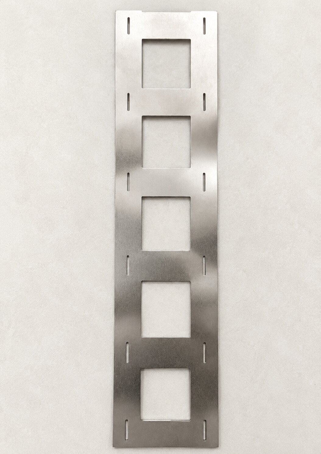Nickel Strip Plated 2P(32650) without holder 46.5x0.15 mm CD 32.8 2